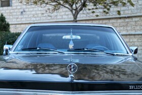 برگزاری همایش خودروهای کلاسیک در همدان؛ جلوه‌ای از تاریخ خودروسازی در قلب ایران