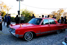 برگزاری همایش خودروهای کلاسیک در همدان؛ جلوه‌ای از تاریخ خودروسازی در قلب ایران