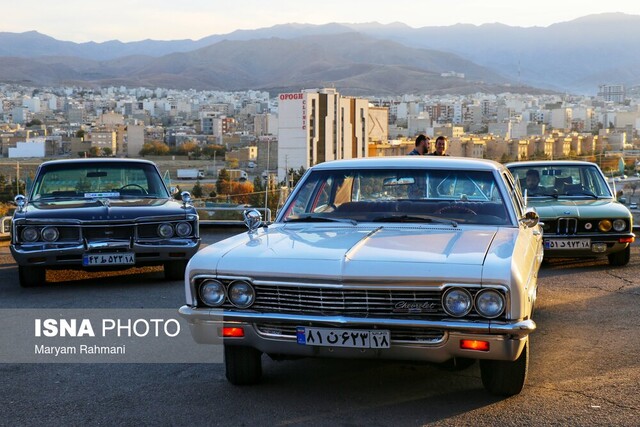 همایش خودروهای کلاسیک در همدان؛ جلوه‌ای از تاریخ خودروسازی در قلب ایران