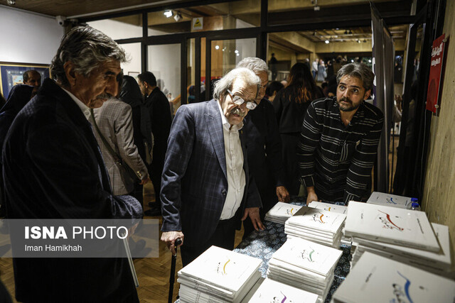 نمایشگاهی از آثار ۱۰۰ هنرمند + ویدئو