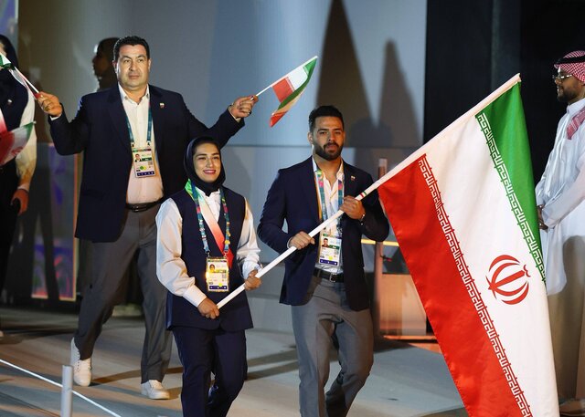 رژه کاروان ایران در افتتاحیه بازی‌های کشورهای اسلامی+ فیلم
