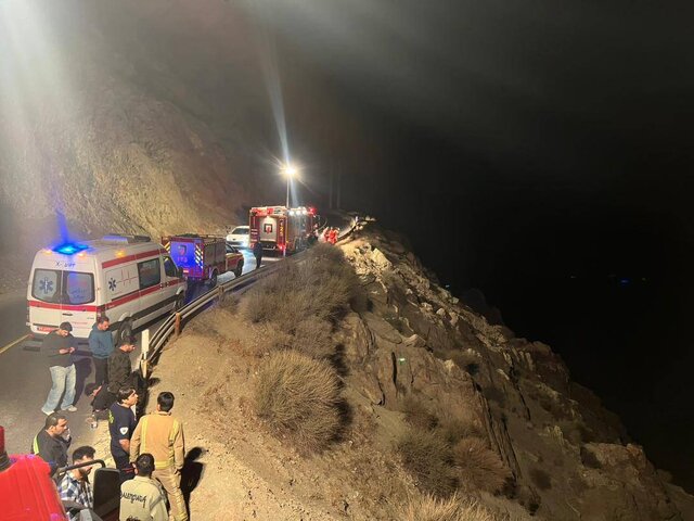 سقوط جوان ۱۸ ساله به دره در جاده وردیج / نجات معجزه‌آسای راکب موتورسیکلت