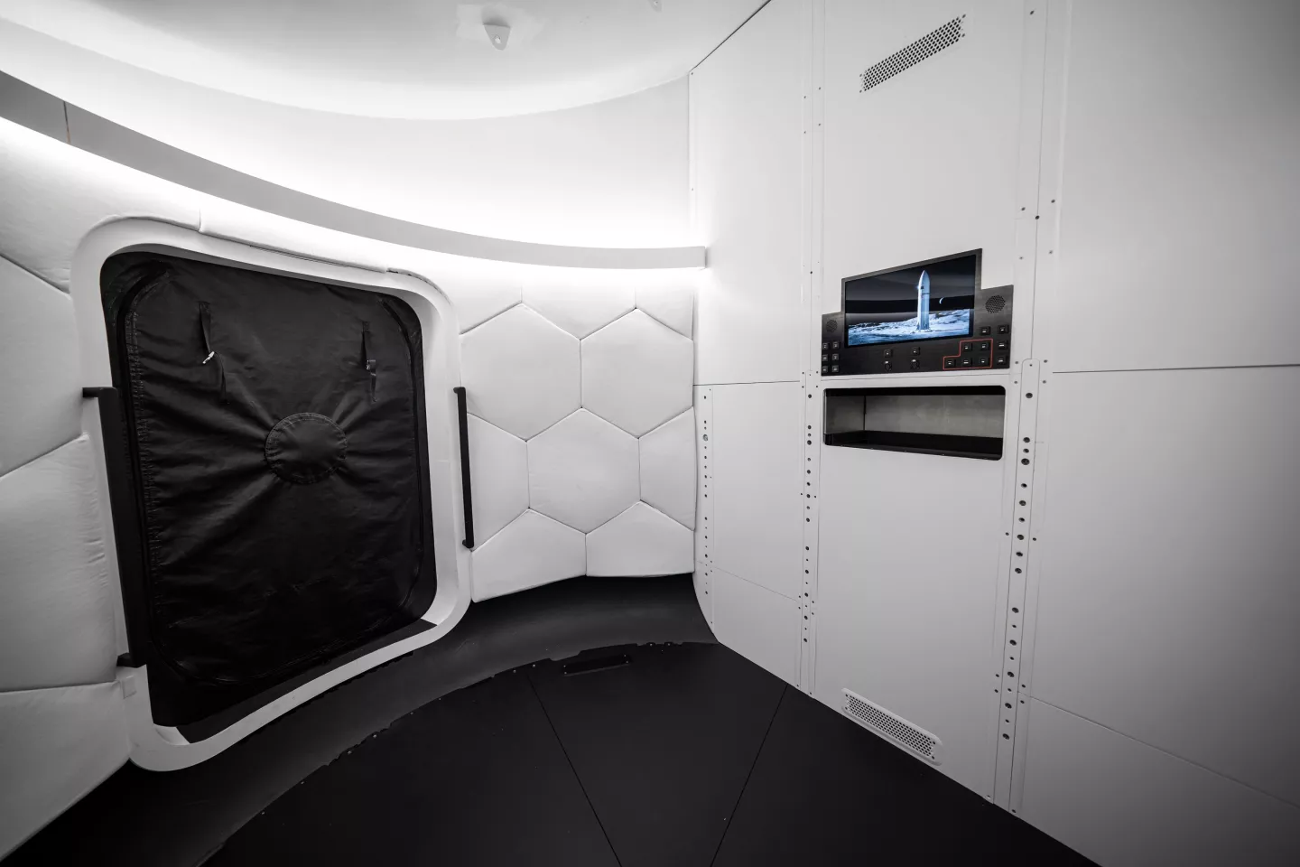 رونمایی «اسپیسایکس» از یک فرودگر سادهتر برای تسریع بازگشت به ماه