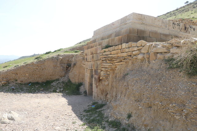 ایوان؛ هم‌نشینی تاریخ ساسانی و افسانه‌های عاشقانه