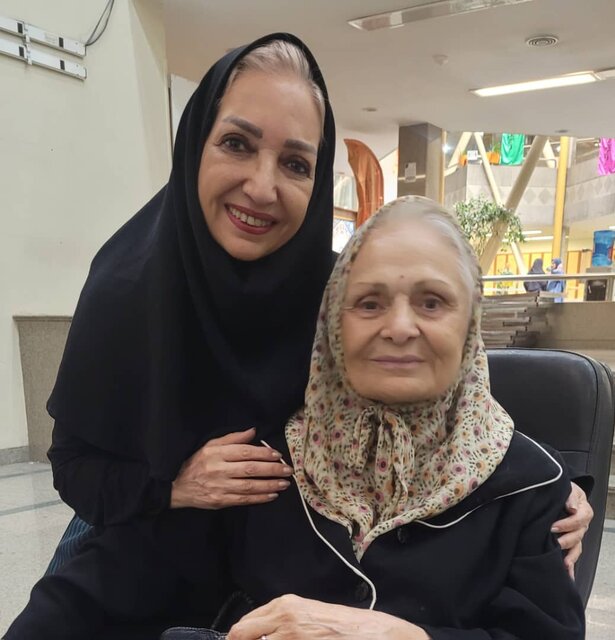 مریم واعظپور؛ رادیو، زندگی و آبتنی در حوضچه اکنون