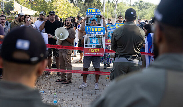 رژیم صهیونیستی، رسیدگی به جنایات سربازانش را «جرم» می‌داند