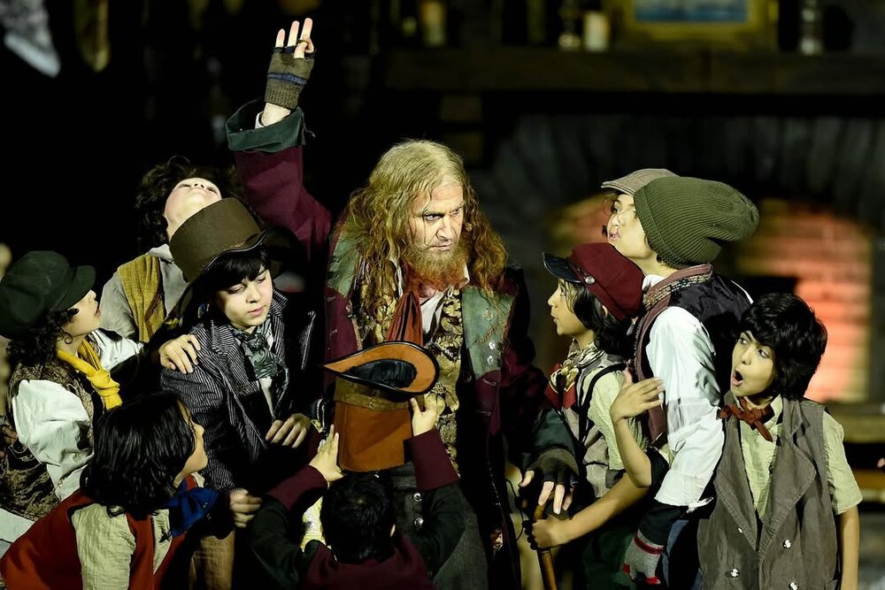 خبرهایی از «الیورتوئیست» تا «صدام» در خانه‌ها و چند خبر دیگر