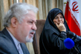 فروزنده ودیعتی، مدیر کل حقوق بشر و زنان وزارت خارجه در مراسم رونمایی از گزارش سالانه نقض حقوق بشر در آمریکا و انگلیس