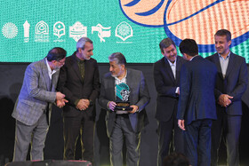 اهدا جوایز برگزیدگان سی‌ونهمین جشنواره قرآن و عترت دانشجویان کشور در اصفهان