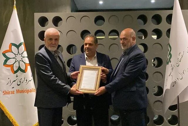 دارایی‌های ملی باید در خدمت مردم قرار گیرند/ جهش سرانه فضای سبز شیراز