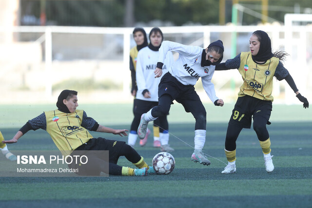 ۲ پیروزی سهم زنان فوتبال و هندبال سپاهان