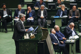 سخنرانی غلامرضا تاجگردون، رئیس کمیسیون برنامه و بودجه و محاسبات در صحن علنی مجلس - ۱۹ آبان، نوبت اول بررسی عملکرد یکساله دولت در اجرای برنامه هفتم‌ توسعه با حضور وزرای اقتصادی دولت