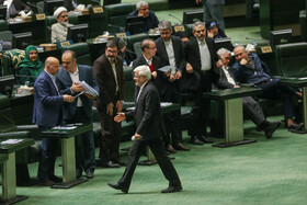 محمدرضا عارف، معاون اول رئیس جمهور در صحن علنی مجلس - ۱۹ آبان، نوبت اول بررسی عملکرد یکساله دولت در اجرای برنامه هفتم‌ توسعه با حضور وزرای اقتصادی دولت