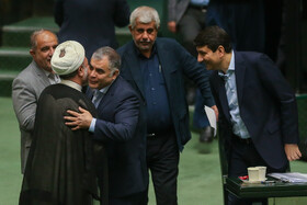 محسن پاک‌نژاد، وزیر نفت در صحن علنی مجلس - ۱۹ آبان، نوبت اول بررسی عملکرد یکساله دولت در اجرای برنامه هفتم‌ توسعه با حضور وزرای اقتصادی دولت