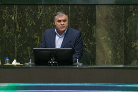 محسن پاک‌نژاد، وزیر نفت در صحن علنی مجلس - ۱۹ آبان، نوبت اول بررسی عملکرد یکساله دولت در اجرای برنامه هفتم‌ توسعه با حضور وزرای اقتصادی دولت