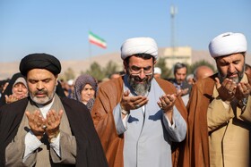 اقامه نماز طلب باران توسط مردم بجنورد