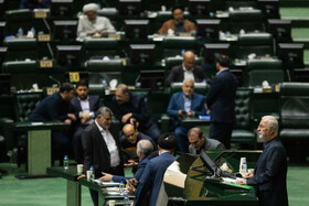 صحن علنی مجلس - ۱۹ آبان، نوبت دوم بررسی عملکرد یکساله دولت در اجرای برنامه هفتم‌ توسعه با حضور اسکندر مومنی وزیر کشور