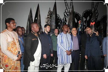 بازدید وزیر امنیت بورکینافاسو از موزه انقلاب اسلامی و دفاع مقدس