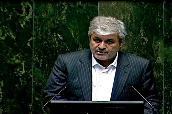 تاجگردون: اجرای برنامه هفتم‌ در شرایطی متفاوت آغاز شد/ اقتصاد ایران درگیر رکودی ساختاری است