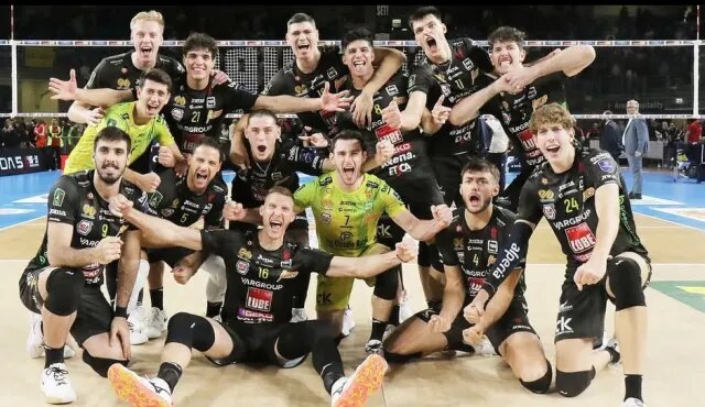 صدرنشینی یاران «پوریا» در لیگ والیبال ایتالیا/ نیکولوف ۱۰۰ امتیازی شد