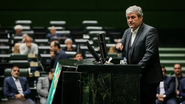 تاجگردون: وام‌ ازدواج و فرزندآوری در بودجه حذف نشده است