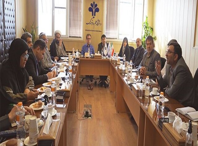 پیوند دانشگاه و بازار کار؛ فارغ‌التحصیلان علم و فرهنگ زودتر شاغل می‌شوند