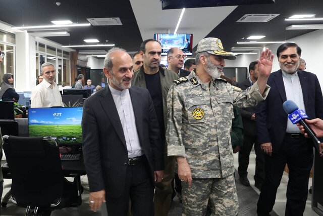 رئیس ستاد کل نیروهای مسلح از سازمان صداوسیما بازدید کرد