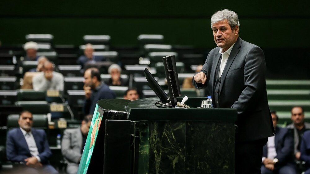 تاجگردون: وام‌ ازدواج و فرزندآوری در بودجه حذف نشده است