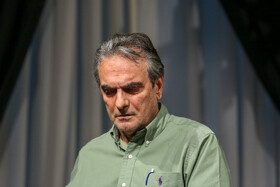 همایون ارشادی در تمرین نمایش « دو مرد در یک اتاق » به کارگردانی مسعود رایگان ـ  سال 1392