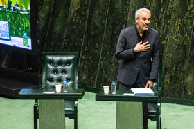 سیدعلی مدنی‌زاده، وزیر امور اقتصادی و دارایی در صحن علنی مجلس - ۲۰ آبان