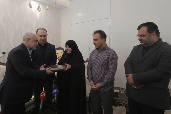 ۱۱ هزار فرزند شهید نخبه هستند