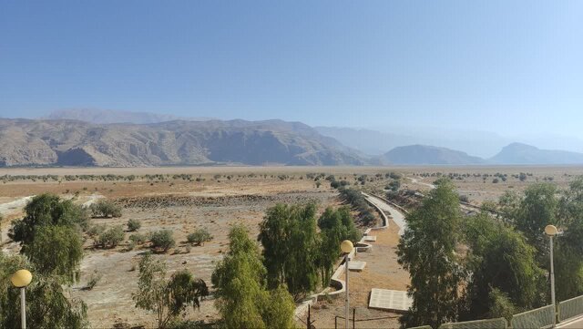 تالاب خشک پریشان یک مسئول در ادارهکل محیط زیست فارس: تأمین حقآبه تالاب پریشان باید در اولویت باشد