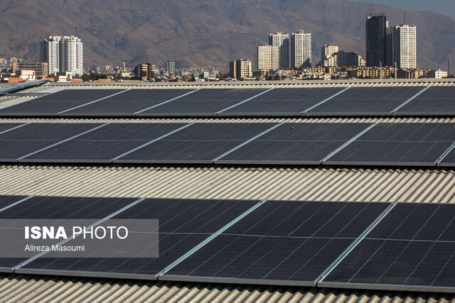 عکس تزئینی است معاون استاندار زنجان: پروژه نیروگاه خورشیدی زنجان یک ماه دیگر عملیاتی میشود