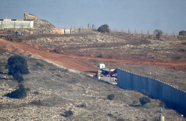 دیوارکشی رژیم صهیونیستی در عمق خاک لبنان و نفوذ به منطقه عیترون