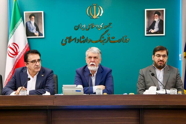 وزیر فرهنگ: هیچ سندی وحی منزل نیست
