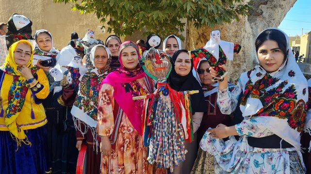 برپایی جشنواره سفر به زیستگاه زاغ بور در روستای قلعه بالا