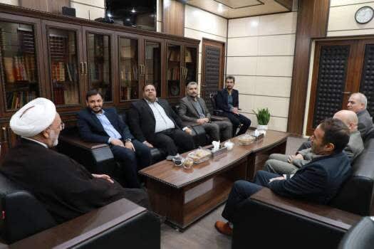 همکاری خیرخواهانه ۲۰۰۰ وکیل با کمیته امداد در سراسر کشور