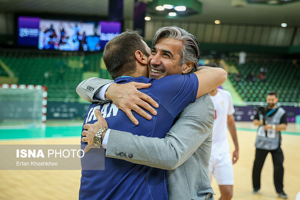 وحید شمسایی نامزد بهترین مربی سال جهان شد