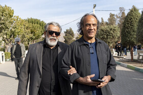 سیف الله صمدیان و حسن پورشیرازی در تشییع پیکر «همایون ارشادی»