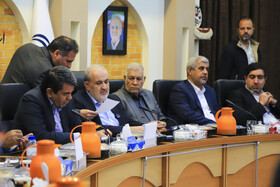 نشست عباس علی‌آبادی ، وزیر نیرو با نمایندگان مجلس و مدیران صنعت آب و برق استان کرمان