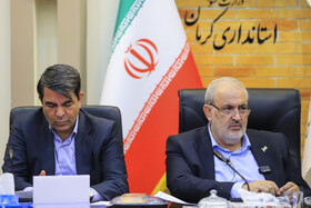 عباس علی‌آبادی ، وزیر نیرو و محمدعلی طالبی ، استاندار در نشست با نمایندگان مجلس و مدیران صنعت آب و برق استان کرمان