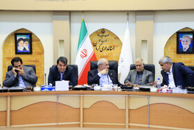 عباس علی‌آبادی ، وزیر نیرو در نشست با نمایندگان مجلس و مدیران صنعت آب و برق استان کرمان