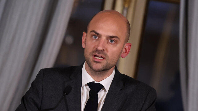 فرانسه آمریکا را به «نقض قوانین بین‌المللی» متهم کرد