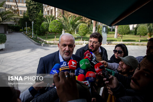 توضیح وزیر نیرو درباره کیفیت پنل‌های خورشیدی