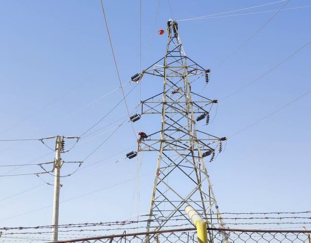 جایگزینی هادی‌های جدید پرظرفیت برق در داراب کلید خورد