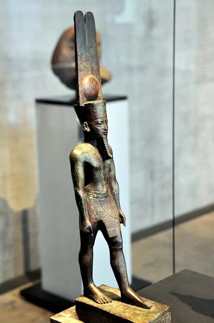 معرفی ۱۶ خدای مصر باستان در یک نگاه