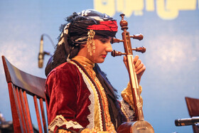 اجرای گروه موسیقی سورنا لرستان در پنجمین جشنواره موسیقی کیش، بانوان نواحی ایران