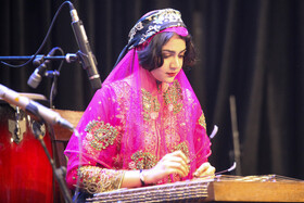 اجرای گروه موسیقی قشقایی فارس در پنجمین جشنواره موسیقی کیش، بانوان نواحی ایران