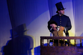 نمایش موزیکال الیور توئیست