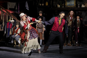 نمایش موزیکال الیور توئیست